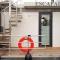 Houseboat Escapade