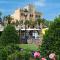 Villa Santo Tomas by Villa Plus
