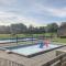 Amazing Home In Tzummarum With Outdoor Swimming Pool - Tzummarum