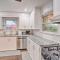 Pet-Friendly Tulsa Digs with Deck and Fenced Yard - تولسا