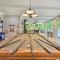 Huge Lutz Family Retreat with Game Room and Pool!