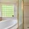 Huge Lutz Family Retreat with Game Room and Pool! - لوتز