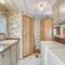 Riverside Breeze - Meredith Lodging - Bend