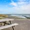 Awesome Home In Heinkenszand With Wifi