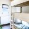 2 Bedroom Awesome Home In Heinkenszand