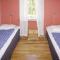 3 Bedroom Lovely Home In Gllstad - Holmared