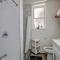 Spacious 5-BR Apt next to transit Free Parking - شيكاغو