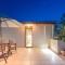 Eleni Luxury Maisonette with Jacuzzi