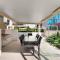 Merivale stay in South Brisbane two beds two baths one parking
