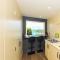 Lovely Apartment- Amazing Lake & Mountain Views