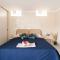 Suite by the beach for 2
