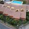 residence baia sant anna con piscina