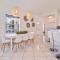 VILLA LAS PALMAS Beautiful Fenced-in Pool Home with Spa- Sleeps 8
