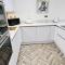 DESIGNER HOUSE - University of Glasgow / Central Glasgow Hillhead West End G12 - Luxurious & Contemporary Detached House / Terrace / Garden / electric car charging Garage Parking