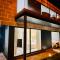 DESIGNER HOUSE - University of Glasgow / Central Glasgow Hillhead West End G12 - Luxurious & Contemporary Detached House / Terrace / Garden / electric car charging Garage Parking