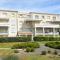 Amazing Apartment In Vaux-Sur-Mer