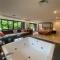 AQUA Beachfront Villa Port Douglas
