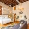 Largest Rooftop w Firepit - Vaulted LUXE Penthouse