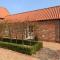 Meals Farm Holiday Cottages - The Stables - North Somercotes