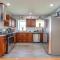 Spacious 5-BR House near Transit w Parking - 芝加哥