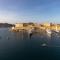 Stunning Holiday Home with Gorgeous Harbour Views