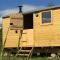 The Shepherd's Hut with cosy logburner - Wrexham