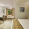 Clan Macduff Hotel
