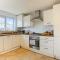 Charming House - Sleeps up to 6 - Free Parking, Fast Wifi with Smart TV with Netflix by Yoko Property - 米尔顿凯恩斯