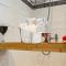 Charming House - Sleeps up to 6 - Free Parking, Fast Wifi with Smart TV with Netflix by Yoko Property - 米尔顿凯恩斯