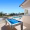 Villa Vivian by Villa Plus