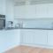New / Stunning Sea View / Light / 3 BR