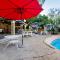 Shoestrings Backpackers Lodge Vic Falls