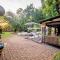 Shoestrings Backpackers Lodge Vic Falls