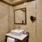 Leo Suites