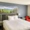 Ramada by Wyndham Greensboro - Greensboro