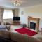 Sunny Bank- Countryside Escape with Private Hot Tub and countryside views