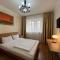 Khongor Guest house & Tours