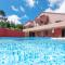 Modern apartment in Prazeres with shared pool, 150 m²