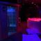 La Suite Marylin, Loft de 90m2 avec Sauna et Jacuzzi - Riom