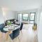 Beach Side Apartment with a Balcony - 派尔努