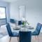 Beach Side Apartment with a Balcony - 派尔努