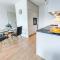 Beach Side Apartment with a Balcony - 派尔努