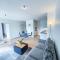 Beach Side Apartment with a Balcony - 派尔努