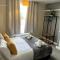 Comfortable King Bed - Location - Contractors - Family - Parking