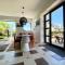 Superbe villa vue sur mer, corniche de la plage