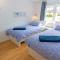 Swallows Croyde - Open plan beach chalet & close proximity to the beach - Sleeps 6