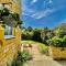 Cotswold Chic Retreats "Jacinabox" Central Chipping Campden-Parking-Garden