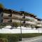 2 pièces, proche commerces, Champ Giguet, garage, ascenseur - FR-1-304-15