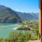 Il ciliegio sul lago
