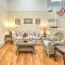 Couples Haven in Frankfort by Lake, Trails and Dtwn Couples Haven in Frankfort by Lake, Trails and Dtwn